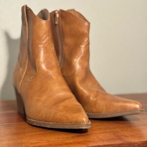 Universal Thread Brown Ankle Boots